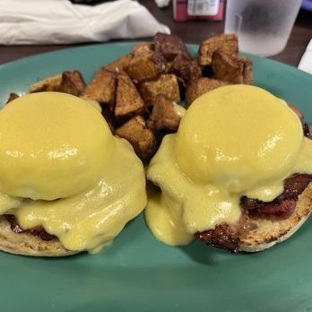 Molly O's - Eggs Benedict - Breakfast & Brunch Near Me - York, Maine Molly O's - Eggs Benedict - Breakfast & Brunch Near Me - York, Maine
