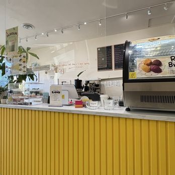 Fluffle Cafe - Cafes Near Me - Richmond, British Columbia