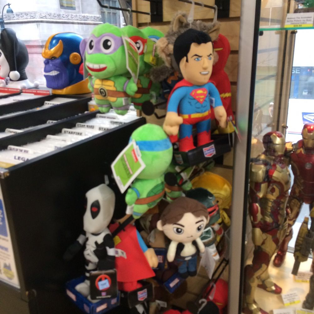 Midtown Comics Grand Central - 04/12/17 - Comic Books Near Me - New York, New York