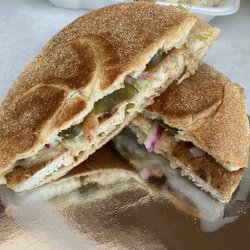 Que pollo BBQ - Grilled chicken sandwich
