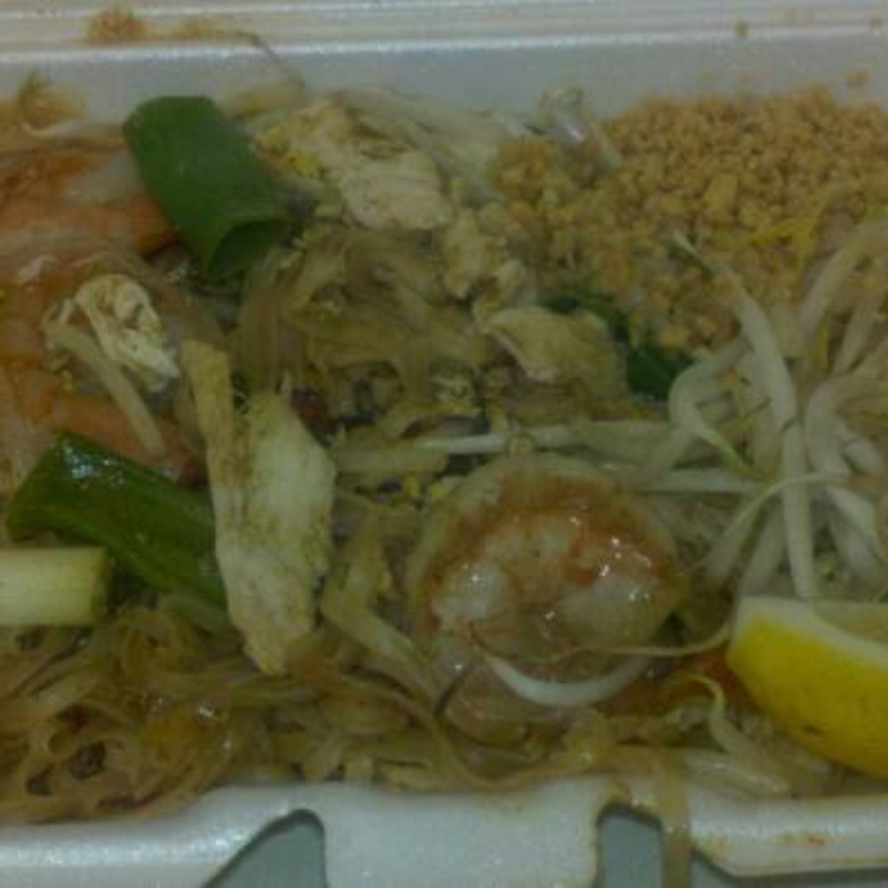 Sanphan Thai Cuisine - Chicken and shrimp pad thai. - Thai Near Me - Washington, DC, District of Columbia Sanphan Thai Cuisine - Chicken and shrimp pad thai. - Thai Near Me - Washington, DC, District of Columbia