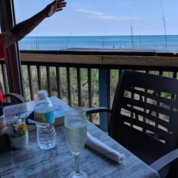 Shuckers - Prosecco - Seafood Near Me - Jensen Beach, Florida