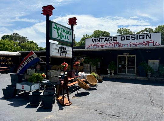 Harbert Antique Mall by null