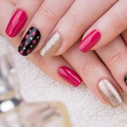 Nailtips - Full set of gel with 2 feature nails