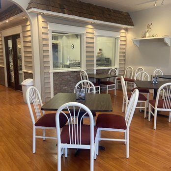 Grandma Ruth's Cinnamon Rolls - The dining room - Bakeries Near Me - Branson, Missouri Grandma Ruth's Cinnamon Rolls - The dining room - Bakeries Near Me - Branson, Missouri
