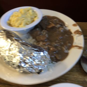 Jeneane's At Pinebrook - Beef Tips On Rice and Macaroni & Cheese - American Near Me - Macon, Georgia