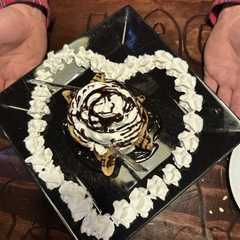 El Vaquero Mexican Restaurant - Fried Ice Cream - Mexican Near Me - Perrysburg, Ohio