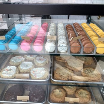 Black Twig Bakery - Bakery case - Bakeries Near Me - Wauwatosa, Wisconsin