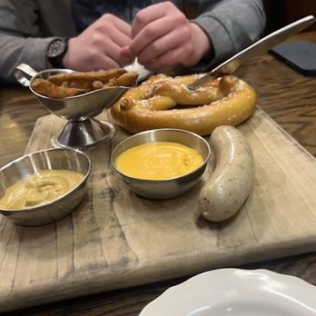Mader's - German Near Me - Milwaukee, Wisconsin