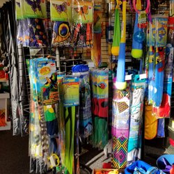 Under the Big Top - Lots o kites