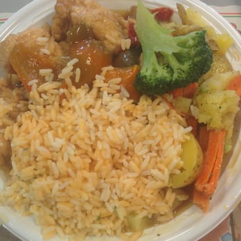 Paradiso Deli & Cafe - Spicy chicken with rice and veggies - Delis Near Me - Moonachie, New Jersey
