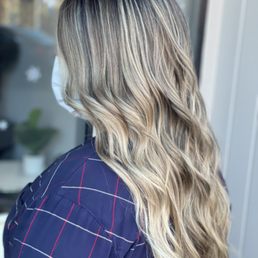 Blonde balayage, highlights with shadow roots Blonde balayage, highlights with shadow roots