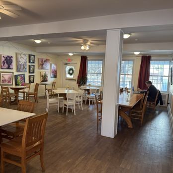 Threefold Cafe - Additional Side dining room . - Coffee & Tea Near Me - Chestnut Ridge, New York