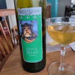 Hidden Legend Winery - The wonderful Apple Mead Cyser from Hidden Legend!