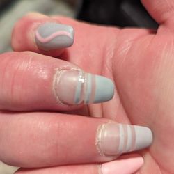 La NAIL SPA - Pictures of my destroyed nails after 3 days of having them done