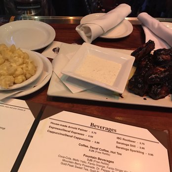 Cask 'n  Flagon - Mac and cheese and the wings - American Near Me - Marshfield, Massachusetts