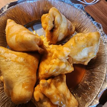 Lupo Rosso - Forgot the powder sugar, company website, IG, FB & other yelp pix have powder. - Pizza Near Me - Long Island City, New York