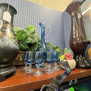 Metcalf Antique Mall - Antiques Near Me - Overland Park, Kansas