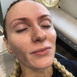 Hoda Salon - Eyebrows tinting