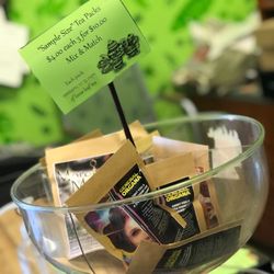 Woodsong Herbs Teas and Spices - LOOOOOVE the sample bags!