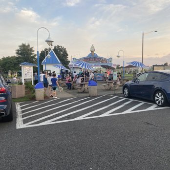 Swirlie's Soft Serve Manassas - Outside - Ice Cream & Frozen Yogurt Near Me - Manassas, Virginia
