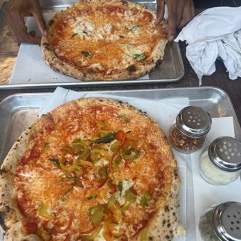90 Second Pizza - Margherita  Sausage and Peppers - Pizza Near Me - Washington, DC, District of Columbia