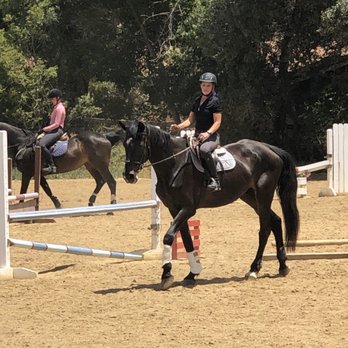 kfi showjumping - Riding riptide - Horse Boarding Near Me - San Marcos, California
