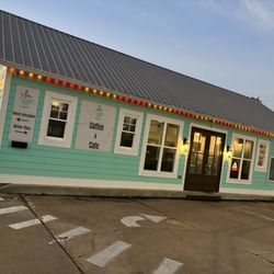 Boozer's Brew & a Cafe Too - Front entrance