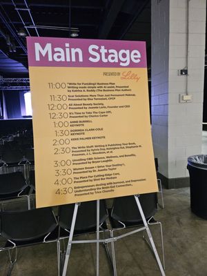 Donald E. Stephens Convention Center by null