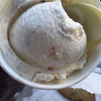 Lana’s - Fruity pebbles ice cream - Ice Cream & Frozen Yogurt Near Me - Oakland, California Lana’s - Fruity pebbles ice cream - Ice Cream & Frozen Yogurt Near Me - Oakland, California