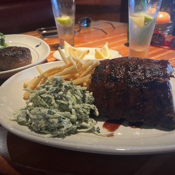 Houston's Restaurant - Barbecue Pork Ribs Lunch - American Near Me - Pompano Beach, Florida Houston's Restaurant - Barbecue Pork Ribs Lunch - American Near Me - Pompano Beach, Florida