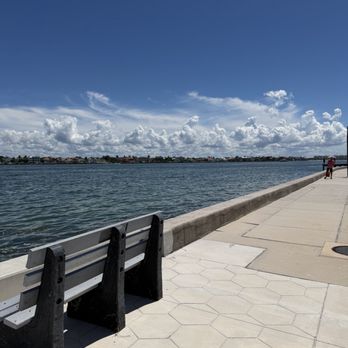 Pass-A-Grille Beach - Fishing dock - Beaches Near Me - Saint Pete Beach, Florida Pass-A-Grille Beach - Fishing dock - Beaches Near Me - Saint Pete Beach, Florida