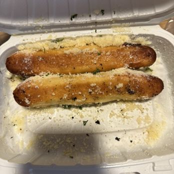 Pastaphony Fullerton - Garlic Breadsticks - Italian Near Me - Fullerton, California Pastaphony Fullerton - Garlic Breadsticks - Italian Near Me - Fullerton, California