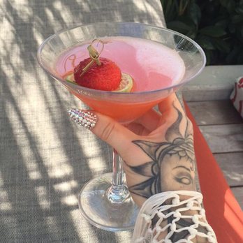EAST - Daiquiri by pool - Hotels Near Me - Miami, Florida EAST - Daiquiri by pool - Hotels Near Me - Miami, Florida