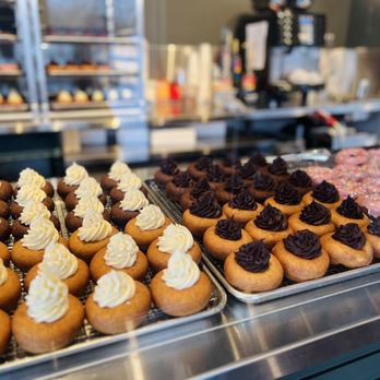 Zippy Lube - a variety of pastries on display - Coffee & Tea Near Me - Madison, Wisconsin Zippy Lube - a variety of pastries on display - Coffee & Tea Near Me - Madison, Wisconsin