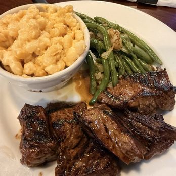 Rixster Grill - Sirloin steak tips with Mac & cheese and green beans - American Near Me - High Point, North Carolina