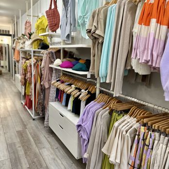 Lee & Birch - Women's Clothing Near Me - Saugatuck, Michigan Lee & Birch - Women's Clothing Near Me - Saugatuck, Michigan