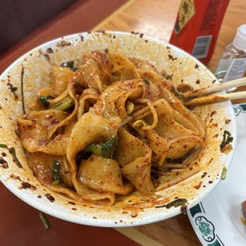 Uncle Lees Cafe - Oil splashed noodles after I mixed them - Chinese Near Me - Houston, Texas Uncle Lees Cafe - Oil splashed noodles after I mixed them - Chinese Near Me - Houston, Texas
