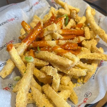 bb.q Chicken Lincoln Park - Cheesling Fries - Chicken Shop Near Me - Chicago, Illinois