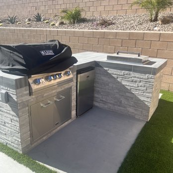 Bella Blue Water - Pool & Hot Tub Service Near Me - Indio, California
