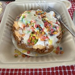 Funnel cake with condensed milk and fruity pebbles Funnel cake with condensed milk and fruity pebbles