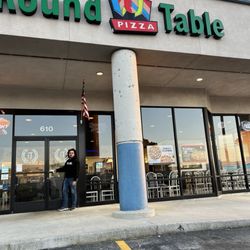 Round Table Pizza