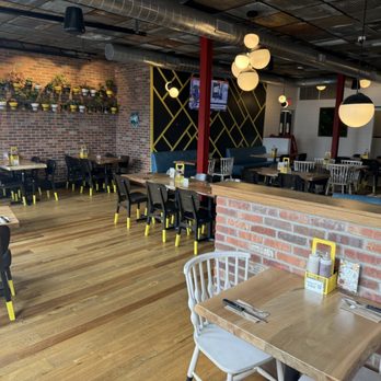 Bareburger - Westfield - Interior - American Near Me - Westfield, New Jersey