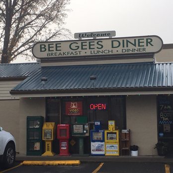 Bee Gee's Diner - Diners Near Me - Rogue River, Oregon