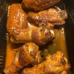 Papa Johns Pizza - Ordered the 8 piece buffalo wings but only received 6.