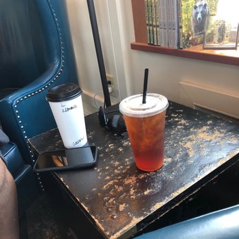 Insomnia Coffee - Hot Latte and iced fox trot - Coffee & Tea Near Me - Cannon Beach, Oregon