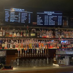 Earl's On the Avenue
