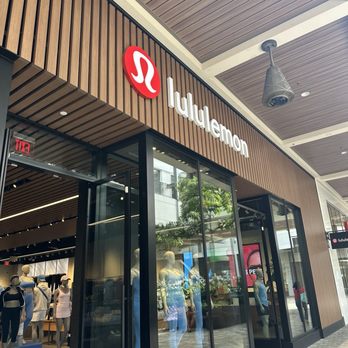 Lululemon - Entrance - Sports Wear Near Me - Honolulu, Hawaii