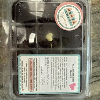 Munka Sweet - Assorted almond and sunflower butter chocolates - Chocolatiers & Shops Near Me Munka Sweet - Assorted almond and sunflower butter chocolates - Chocolatiers & Shops Near Me