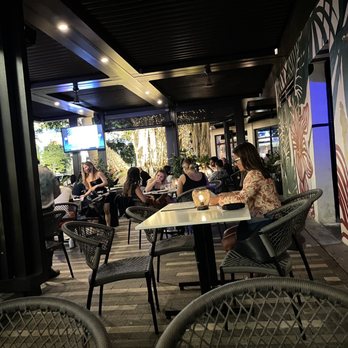 Moxies - Rear Patio - Lounges Near Me - Miami, Florida Moxies - Rear Patio - Lounges Near Me - Miami, Florida